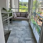 Luxury In Emerald Hills Appartamento *